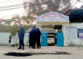 सिम्रौनगढ नगरपालिका : प्रमुख प्रशासकीय अधिकृत हाजिर गराउने विषयमा झडप, एकको मृत्यु