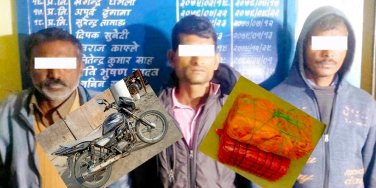 लागू औषध गाँजासहित ३ जना पक्राउ