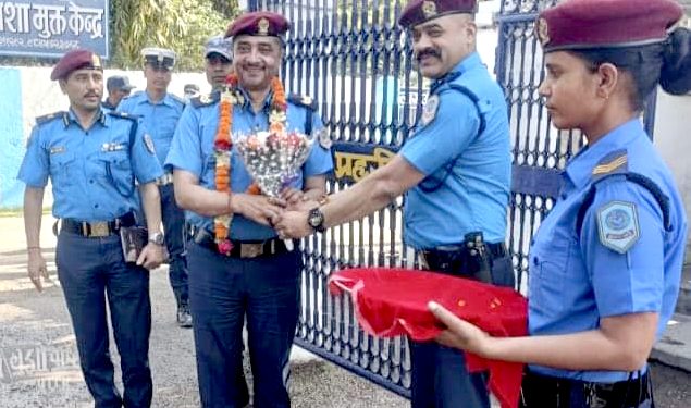 नागरिकको शान्ती सुरक्षामा कुनै सम्झौता नगर्न डिआईजी पोखरेलकाे निर्देशन