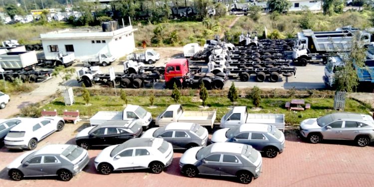 जाँचपास नभएर वीरगंज भन्सार यार्डमा एक हजार दुई सयभन्दा बढी सवारीसाधन थन्किए