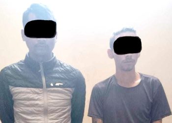 हेल्मेटभित्र खैरो हिरोइन तस्करी गर्ने दुई जना पक्राउ