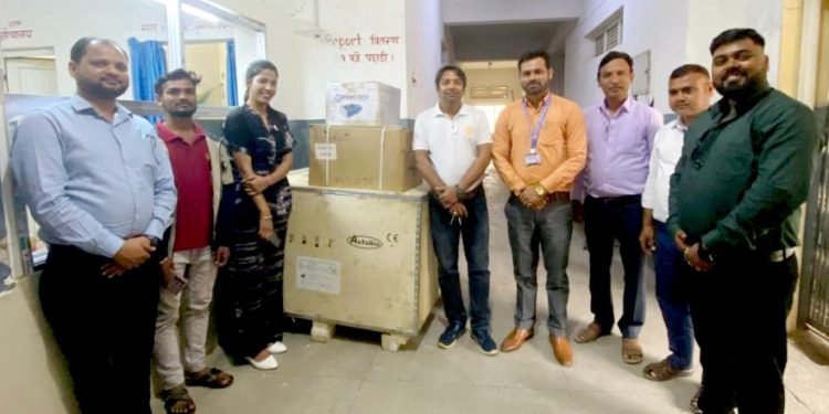 राेट्याक्ट क्लबद्वारा कलैया अस्पताललाई स्वास्थ्य उपकरण सहयाेग