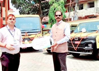 भारतीय महावाणिज्य दुतावासद्वारा बस तथा एम्बुलेन्स वितरण
