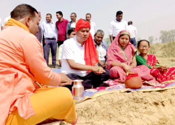 रंगपुरमा आधुनिक बजार बन्ने, पालिका प्रमुखले गरे शिलान्यास