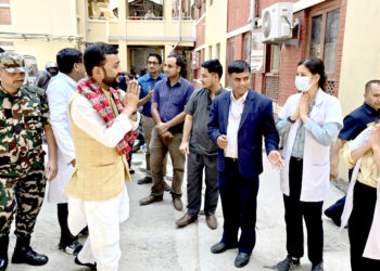 स्वास्थ्य मन्त्री प्रदिप यादवद्वारा थप दुई स्वास्थ्य संस्थाकाे अनुगमन