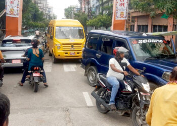 ट्राफिक प्रहरी ड्युटी भन्दा पनि असुली धन्दामा सक्रिय भएपछि वीरगंज महानगर अस्तव्यस्त