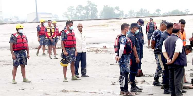 सिमलताल दुर्घटनाः दुई शव भारतको चम्पारणमा फेला, ६५ यात्रुमध्ये २३ जनाको शव भेटियो