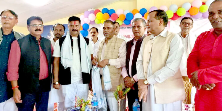 राजनीतिमा अवसर खोज्दै नेता मियाँ, स्वार्थ पुरा नहुँदा आधा दर्जनभन्दा बढि पार्टी परिवर्तन