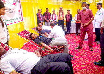 नेशनल मेडिकल कलेजद्वारा रक्तदान कार्यक्रम एवं निःशुल्क मधुमेह शिविर