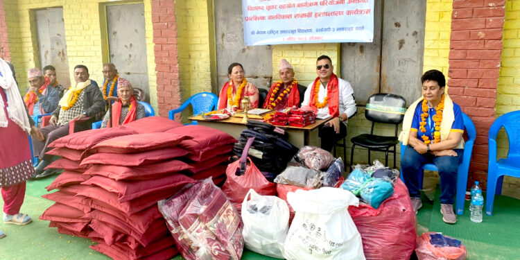 पर्सागढी–३ स्थित विद्यालयलाई ईसीडी सामग्री सहयोग
