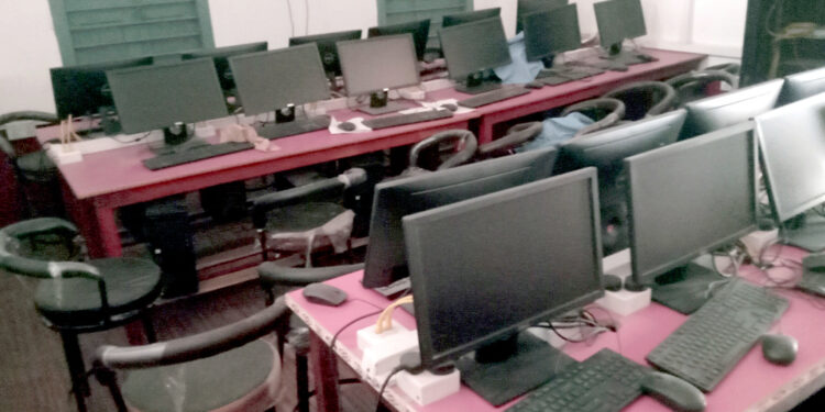 ऐच्छिक निर्णयले संकटमा ‘कम्प्युटर शिक्षा’ !