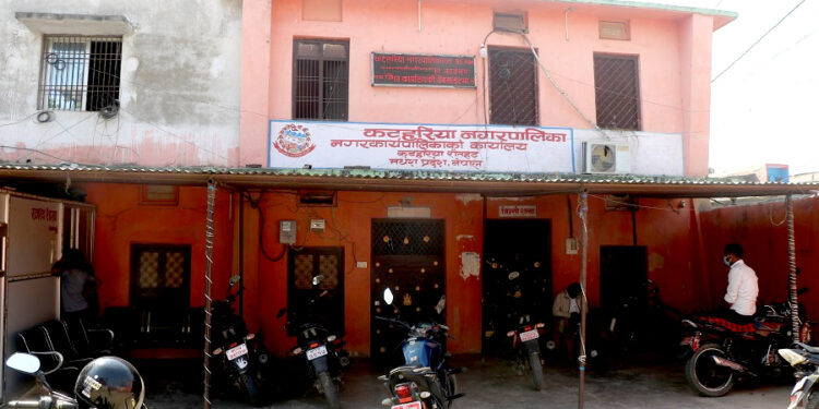 कटहरिया नगरपालिकामा नक्कली डकुमेन्ट्री प्रकरण : पूर्व अधिकृतसहित ७ जनाविरुद्ध भ्रष्टाचार मुद्दा