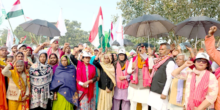सिर्सियामा उम्मेदवार टेमानीको मतदातासँग भेटघाट, औद्योगिक प्रदूषणदेखि सडक सुधारसम्म प्राथमिकता
