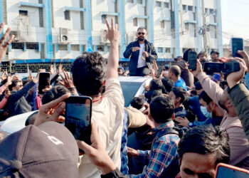 मधेशमा बालेनको क्रेज : घण्टी अभिवादन अभियान, वीरगंजमा बालेनको समर्थनमा उर्लियो जनलहर !