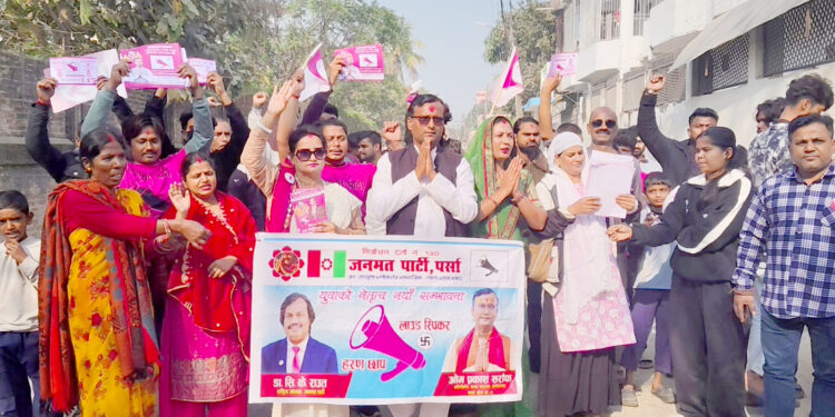 वीरगंज-२ मा ओमप्रकाश सर्राफको घरदैलो, खानेपानी समस्याको समाधान गर्ने प्रतिबद्धता