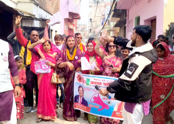 मुर्ली टोलमा ओमप्रकाश सरार्फको घरदैलोः खानेपानी, ढल र सडक सुधार पहिलो प्राथमिकतामा