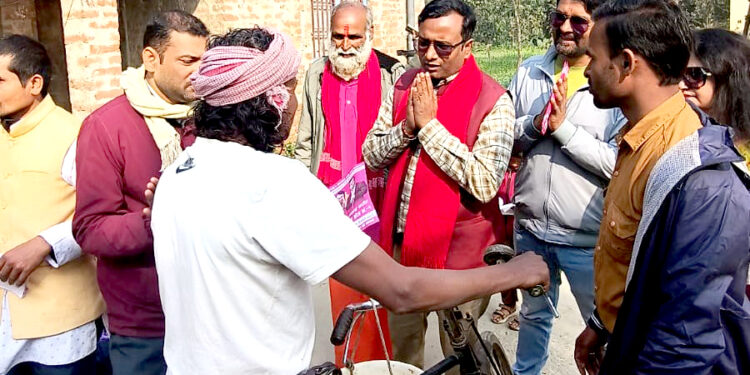इटियाही-प्रसौनीमा सर्राफको घरदैलो, जनमतका एजेण्डासहित मतदातासँग संवाद