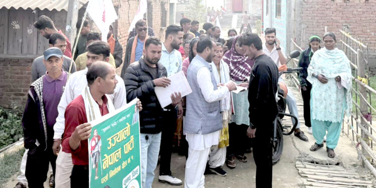 परवानीपुर-ताजपुरमा रामकिशोर सिंहको घरदैलो, स्थानीयबाट उत्साहजनक समर्थन