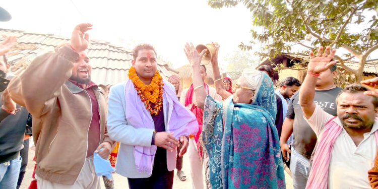 पर्सा-२ मा रास्वपाका सुशील कानुको घरदैलो तीव्र, ‘घण्टी’मा मतदान गर्न अपिल