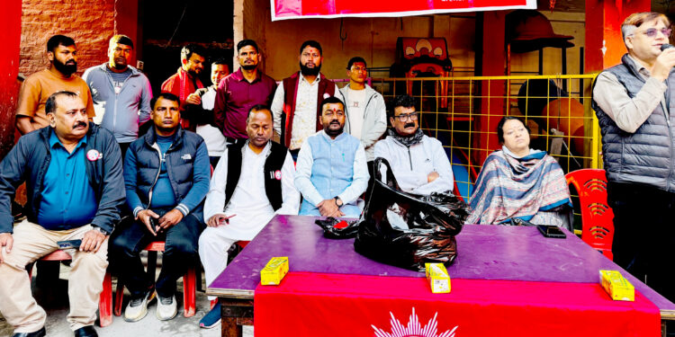 वीरगंज-७ मा जसपा र काँग्रेसका नेता एमाले प्रवेश, देश जोगाउने शक्तिलाई रोज्नुस् : प्रदीप यादव
