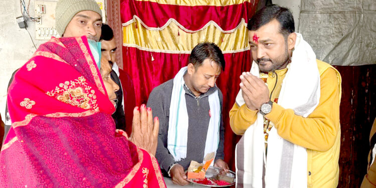 शहिदकी आमाबाट प्रदीप यादवलाई विजय तिलक