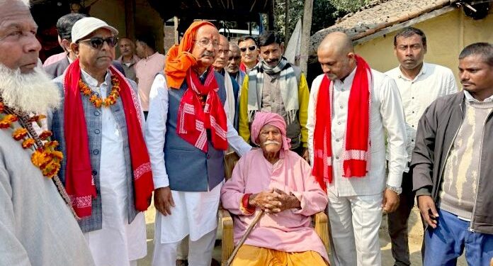 रमेश रिजालको घरदैलोः विकास एजेण्डामा जोड