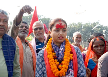 अलौमा रिमाको आत्मीय घरदैलो, फूलमाला, सगुन र ‘सूर्य’मा मत दिन अपिल