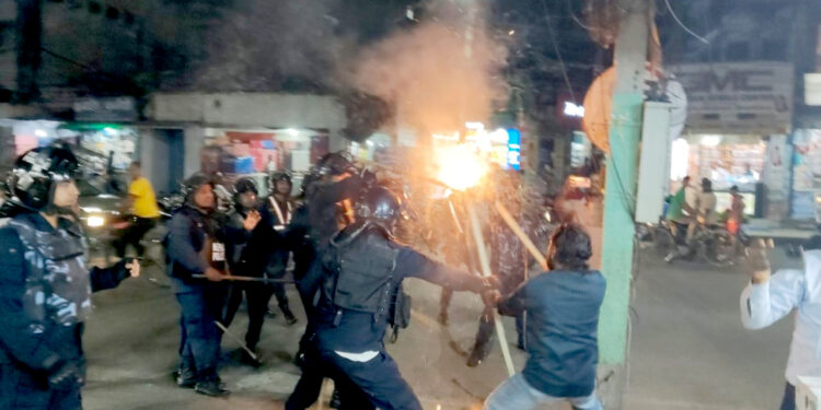 ओली पक्राउविरुद्ध वीरगंजमा मशाल जुलुस प्रदर्शन