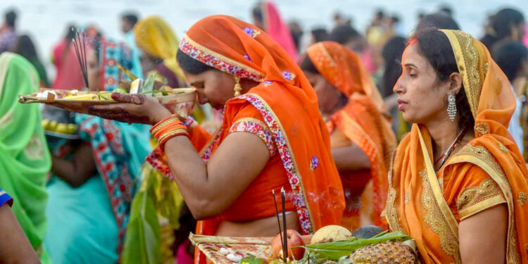 तराईमा छठको रौनकः आस्थाको महान पर्व ‘चैती छठ’ सुरु, नदी तलाउ किनारमा बढ्यो चहलपहल