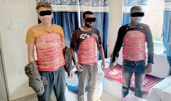 लागुऔषध गाँजासहित तीनजना भारतीय नागरिक पक्राउ
