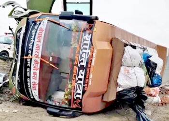 हरिद्वारबाट नेपाल आउँदै गरेको बस दुर्घटना, ९ जना घाइते, ६ को अवस्था गम्भिर