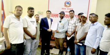 ८ वर्षदेखि अलपत्र सडकः हरपतगञ्जका स्थानीय आक्रोशित, प्रशासनमा ज्ञापन