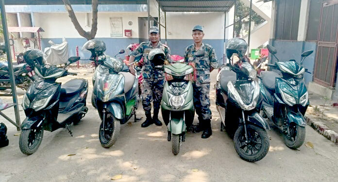 पर्सामा भन्सार छलीका २२ इलेक्ट्रिक स्कुटर बरामद