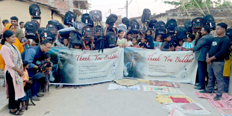 दलित तथा सीमान्तकृत समुदायका बालबालिकालाई शैक्षिक एवं खाद्यान्न सामाग्री वितरण
