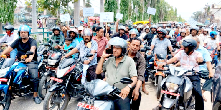 वीरगंज मेनरोड भत्काउने कार्य रोक्न स्थानीयको माग, ‘विकासको नाममा सहरको पहिचान नमेटियोस्’