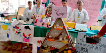 नर्सिङ विद्यार्थीद्वारा पोषण प्रदर्शनी, स्वस्थ आहारबारे जनचेतना फैलाउने प्रयास