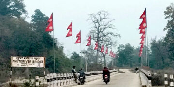 च्यातिएका र फिका राष्ट्रिय झण्डा तत्काल फेर्न पर्सा प्रशासनको स्थानीय तहलाई निर्देशन