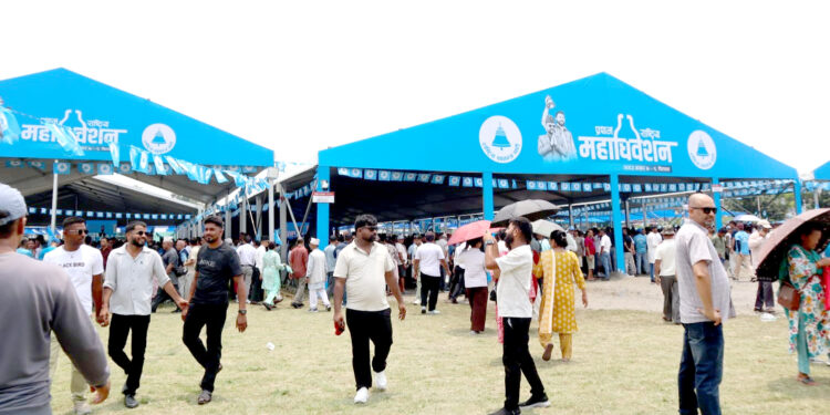 मधेशमा जिल्ला अधिवेशनबिनै रास्वपाको महाधिवेशनः प्रवक्ता झाको भूमिकामाथि प्रश्न !