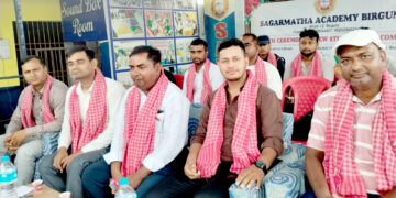 सगरमाथा स्कुलमा ब्याच वितरण