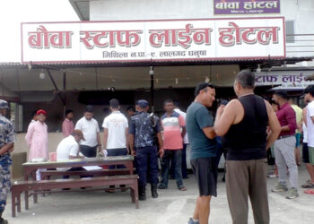 धनुषामा होटल र किराना पसलमा अनुगमन, मापदण्ड उल्लङ्घन गर्ने होटललाई २५ हजार जरिवाना