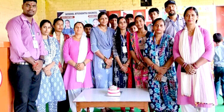 सन साइन इंग्लिस बोर्डिङ्ग स्कुलः गुरु पूर्णिमाको अवसरमा सम्मान कार्यक्रम