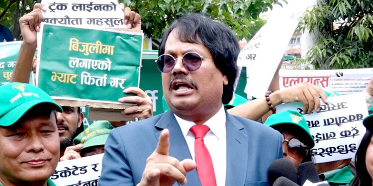 बालेन सरकारले जनताको ढाड सेक्ने काम गर्‍योः डा. सिके राउत