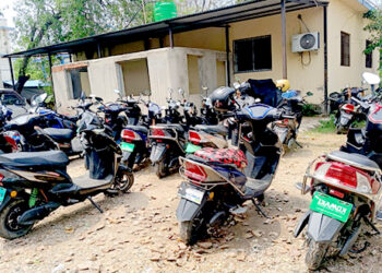 ई-स्कुटी चेकजाँचप्रति स्थानीय असन्तुष्ट