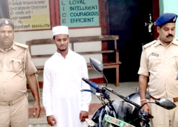 चोरीको मोटरसाइकलसहित रौतहटका युवक भारतमा पक्राउ
