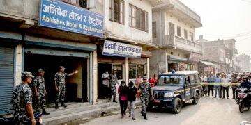 भन्सार क्षेत्रका दुई होटलमा प्रहरीको छापा, ५ महिलासहित ८ जना नियन्त्रणमा