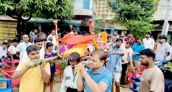 बाढीमा बेपत्ता आरभ र आलोकको शव भेटिएन, परिवारले कुशको शव बनाएर गरे अन्तिम संस्कार
