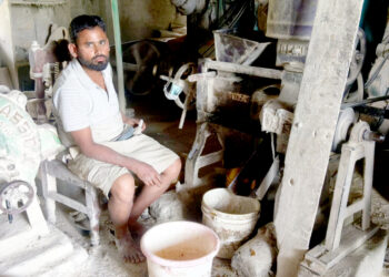 कतारमा १२ घण्टा श्रम गरेका मुस्लिम मियाँ अहिले गाउँमै व्यवसायी