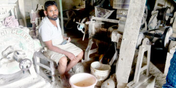 कतारमा १२ घण्टा श्रम गरेका मुस्लिम मियाँ अहिले गाउँमै व्यवसायी