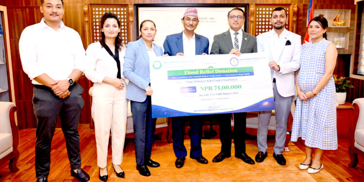 रसुवा बाढीपीडितका लागि नेशनल र नेपाल मेडिकल कलेजको ७५ लाख सहयोग