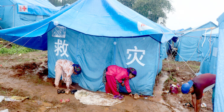 अविरल वर्षाले बाढी प्रभावितको जनजीवन थप कष्टकर
